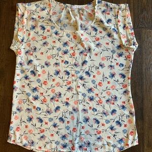 DR2 White floral and print blouse sz medium